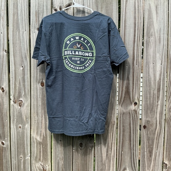 BillABong Men's T-Shirt - Picture 3 of 4